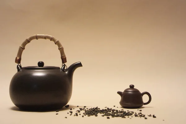Çok güzel çay kompozisyonu. Yapay ışık ile bir stüdyoda Çekim