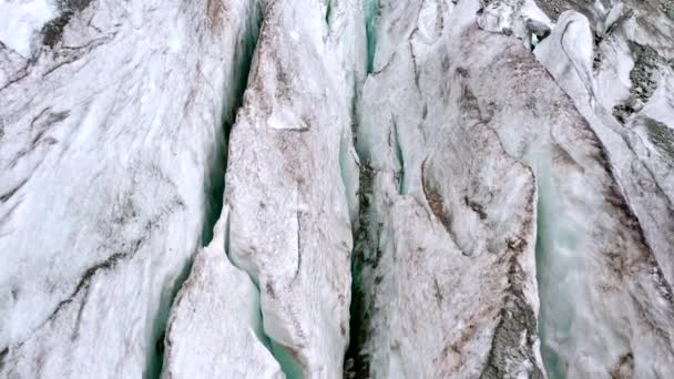 Sopečný ledovec ve Svaneti, letecký výstřel. Úžasný pohled. — Stock video