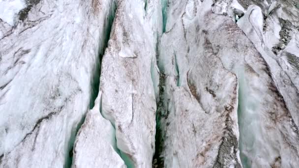 Ghiacciaio vulcanico a Svaneti, colpo aereo. Vista incredibile . — Video Stock