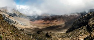 Haleakala parkında vadinin panoramik manzarası