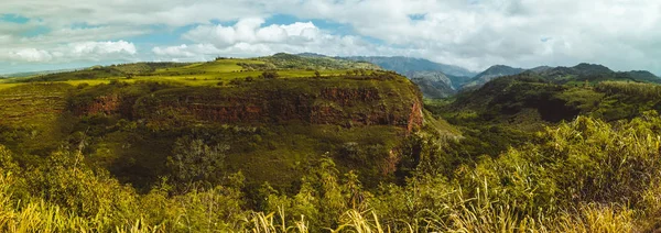 Hawaii, Abd'de muhteşem yeşil kanyon manzarası