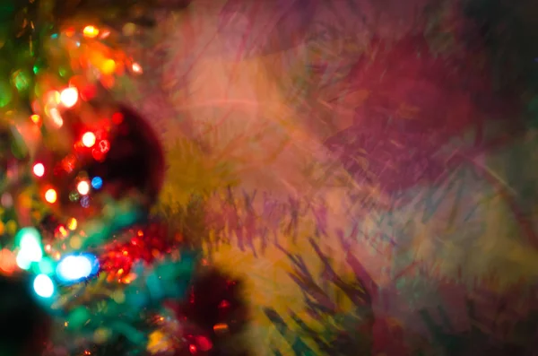 Çok renkli Noel ağacı topları ve spumillion