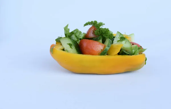 Gul Paprika Med Grönsaker Vit Bakgrund — Stockfoto
