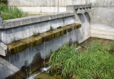 Arka plan su eski beton duvara yapışma