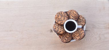 Bir fincan kahve ve kurabiye..