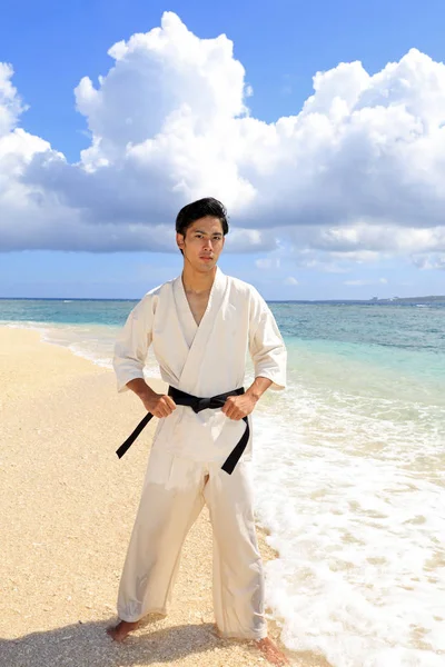 Ein Karate Kata Trainer — Stockfoto