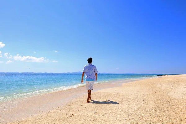 Hombre Que Relaja Playa — Foto de Stock