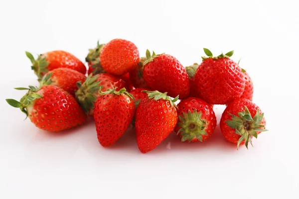Frutas Deliciosas Frescas Fundo Branco — Fotografia de Stock
