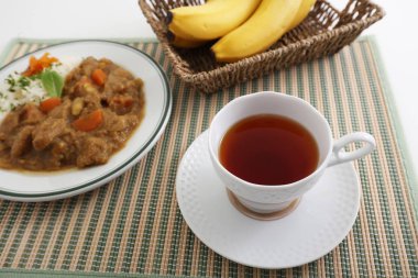 Lezzetli köri ve pilav