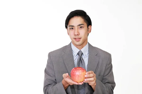 Leende Asiatisk Man Med Frukt — Stockfoto