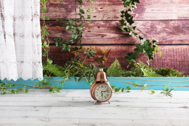 Masada eski moda çalar saat