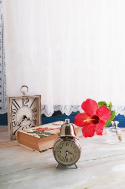 Masaüzerinde Retro çalar saat