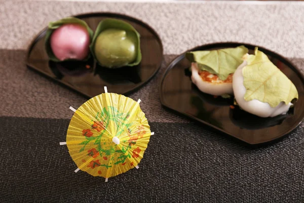 Ιαπωνικά Παραδοσιακά Νόστιμα Γλυκά Στο Τραπέζι Φαγητού — Φωτογραφία Αρχείου