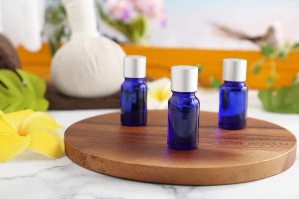 Bottles Essential Oil Wooden Tray — Stock Photo, Image