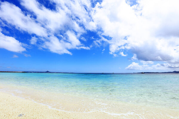 Picture of a beautiful beach in Okinawa