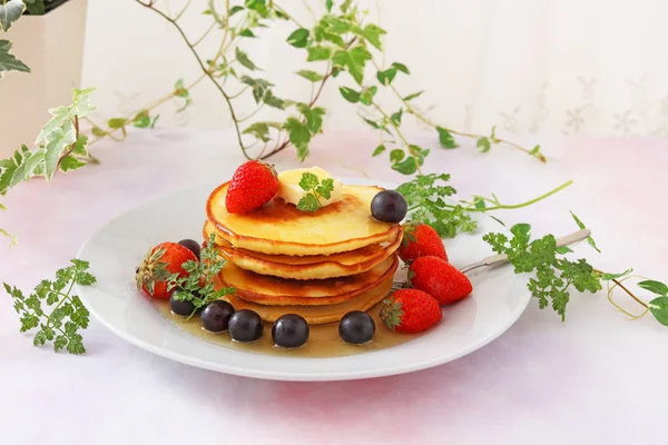 Fluffy Delicious Pancake Fruits — Stock Photo, Image