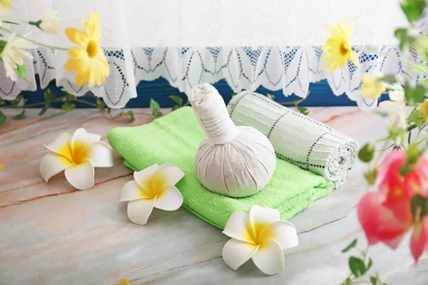 Växtbaserade Komprimera Bollar För Spa Behandling — Stockfoto