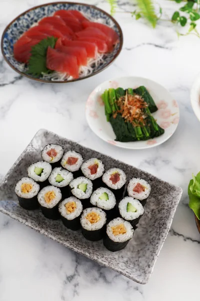 Deliciosas Cocinas Japonesas Mesa Comedor — Foto de Stock