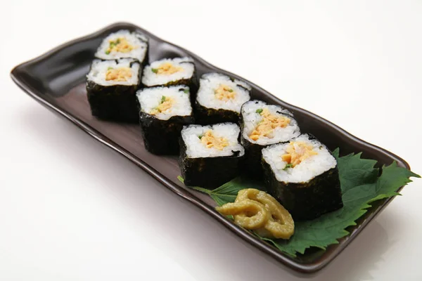 Heerlijke Sushi Broodjes Het Bord — Stockfoto