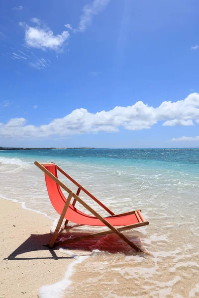 Yazın Okinawa plajında