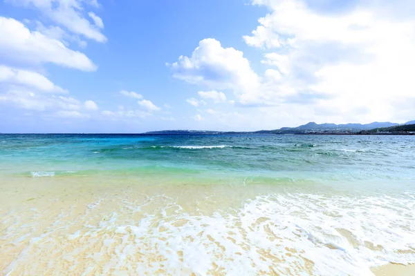 Синее Небо Море Окинавы — стоковое фото