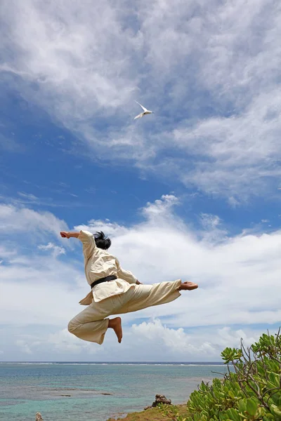 Jeden Trener Karate Kata — Zdjęcie stockowe