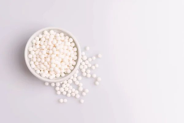 Vista Superior Las Perlas Tapioca Semillas Sagu Tazón Blanco Aisladas — Foto de Stock