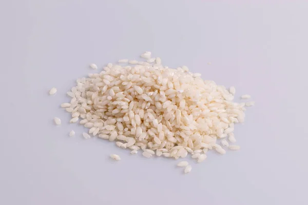 Hromada Rýže Italského Rizota Bílém Pozadí — Stock fotografie