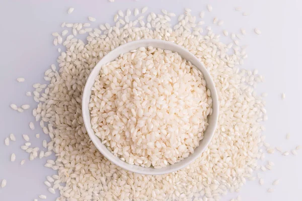 Arroz Risotto Italiano Tazón Cerámica Blanca Sobre Fondo Blanco — Foto de Stock