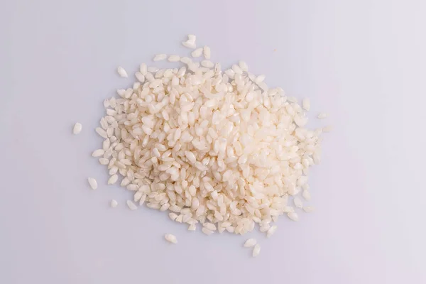 Hromada Rýže Italského Rizota Bílém Pozadí — Stock fotografie