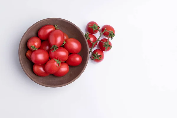 Druif Cherry Tomaten Tak Stapel Rode Druiven Tomaten Een Bruine — Stockfoto