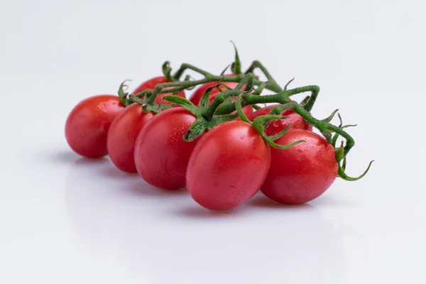 Ramo Uva Pomodoro Ciliegia Mucchio Pomodori Bacca Rossa Isolato Fondo — Foto Stock