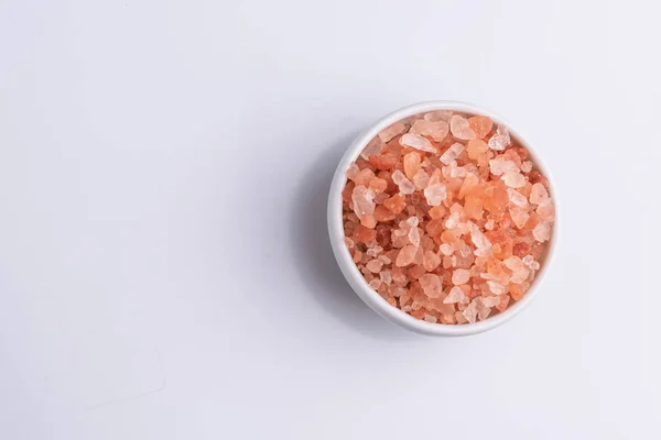 Rosa Himalaya Salt Vit Skål Vit Bakgrund — Stockfoto