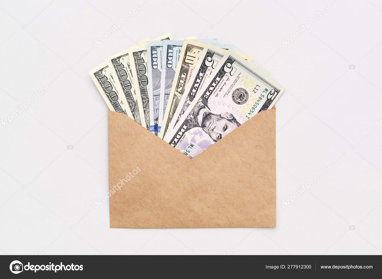 美国美元现金信封上白色最小背景货币概念——图库图片© Julia Manga #277912300