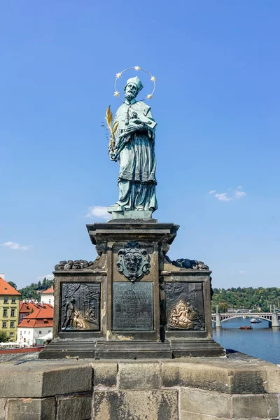 Sculpture Saint Jean Nepomuk Sur Pont Charles Prague — Photo