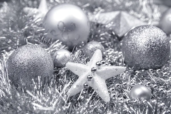 Decoraciones de Navidad de plata — Foto de Stock