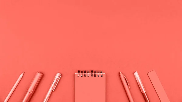 Yılın gözde yaşam mercan renk kavramı