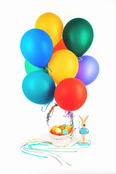Kolorowy Bukiet Wielkanocny Koszyk Jaj Balony Królik Białym Tle Karta — Zdjęcie stockowe
