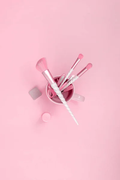 Uroda jednorożec pędzle makijaż z cukierków różowy akcesoria — Zdjęcie stockowe