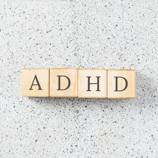 Adhd Κείμενο Ξύλινα Δομικά Στοιχεία Γκρι Φόντο Ευαισθητοποίηση Διαταραχής Ελλειμματικής — Φωτογραφία Αρχείου