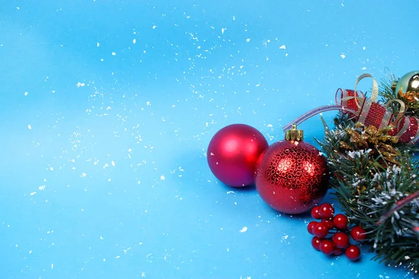 Vibranti Palline Rosse Lucide Decorazione Frammento Corona Natale Decorato Con — Foto Stock