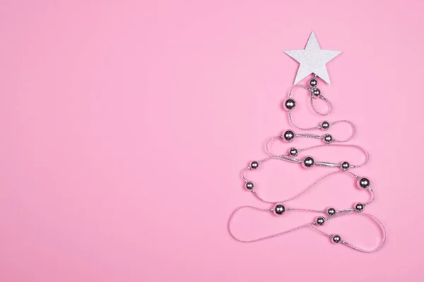 Silver Ribbon Shiny Beads Shape Christmas Tree Glitter Star Top — 图库照片