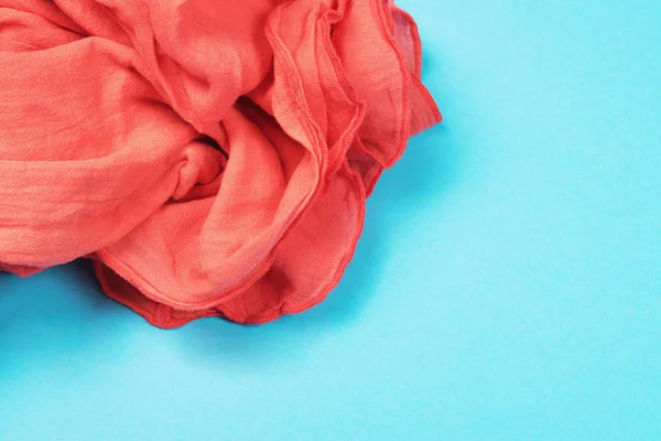 Textura de tecido de algodão de cor de coral em azul. — Fotografia de Stock