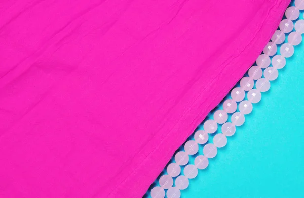 Texture de tissu de coton de couleur magenta sur bleu . — Photo