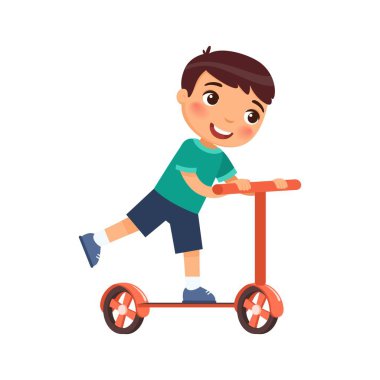 Küçük mutlu çocuk scooter kullanıyor. Çocuk bir tekmeyle at sürüyor. Beyaz arka planda izole edilmiş çizgi film karakteri. Düz vektör renk çizimi. 