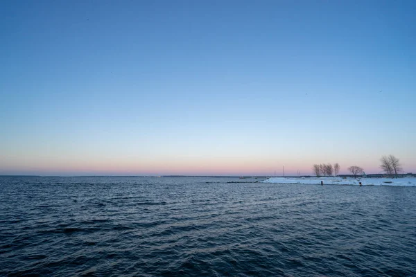Baltık Denizi güzel kış manzarası kar ve soğuk su ile