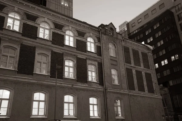 Tallinn, Estonya, 06.02.2019: Tallinn, Europe bir turist olarak yürürken