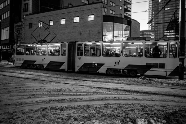 2019年2月6日 爱沙尼亚塔林 市中心的电车 — 图库照片