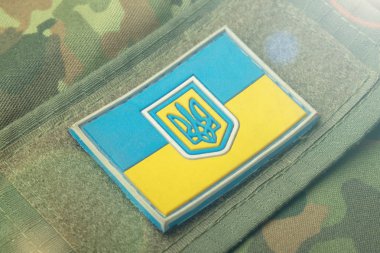 mermi Ukrayna bayrağı arka üzerinde mücadele. Ukrayna ordusu kamuflaj sembolü