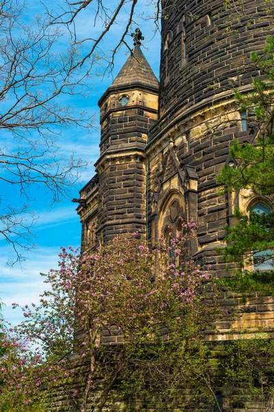 Mémorial Garfield Dans Cimetière Lakeview Cleveland Avec Séquoia Fleuri Mémorial — Photo